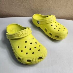 Crocs Womens/Juniors |W6/J4| Lemon Yellow Clogs